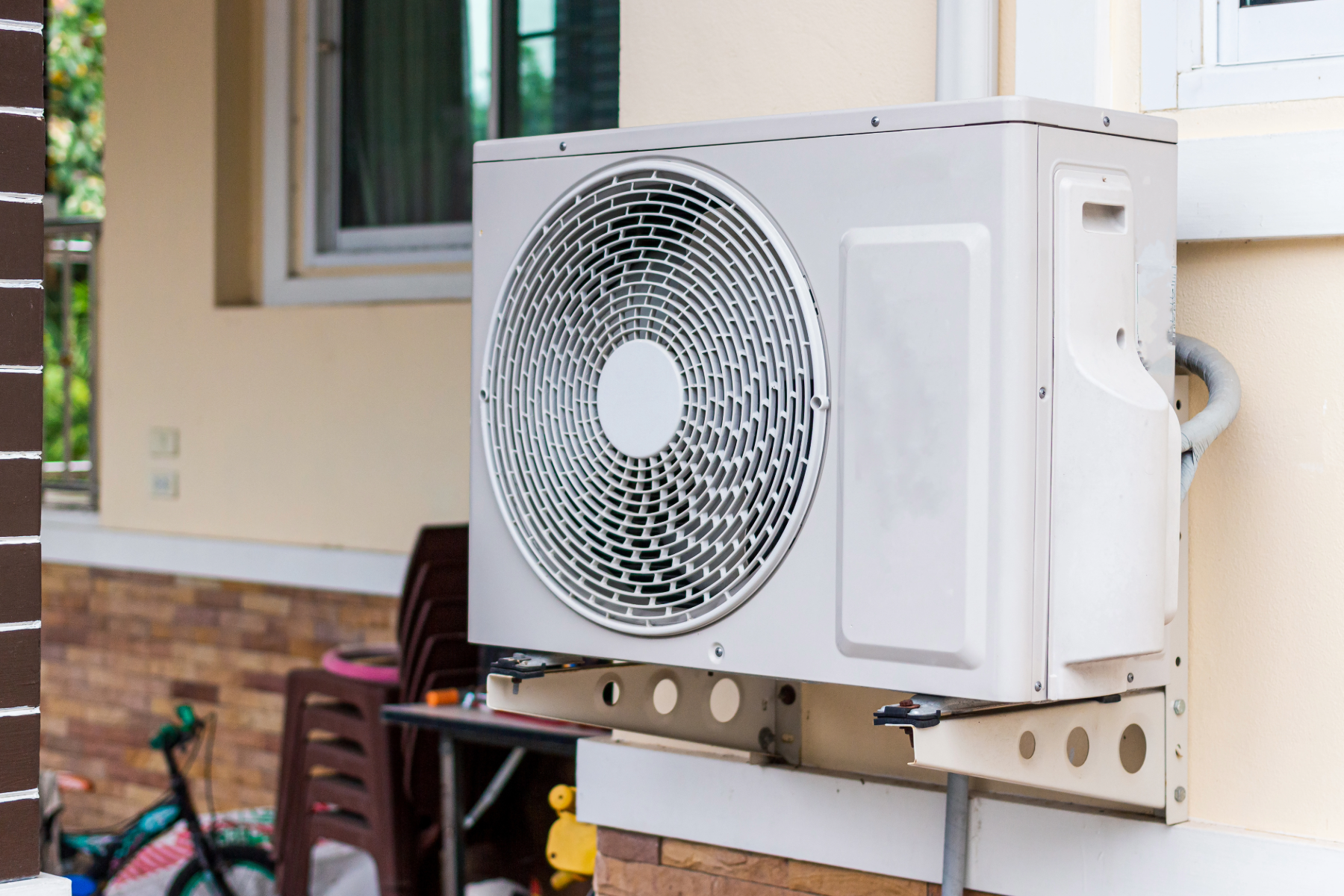 Outdoor heat pump